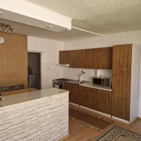 Holiday home Domcek Na Skok Do Tatier Hranovnica